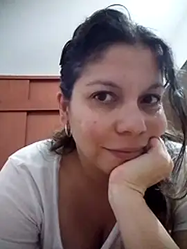 Snapshot of Carliina_Soussa chatting on 24, 4, 2026 Carliina Soussa online show from 24, 4, 2026