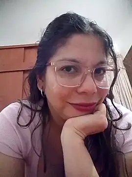 Snapshot of Carliina_Soussa chatting on 5, 5, 2026 Carliina Soussa online show from 5, 5, 2026