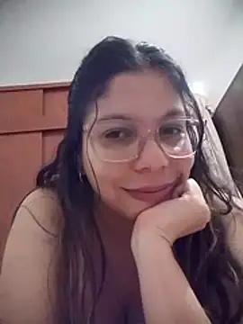 Snapshot of Carliina_Soussa chatting on 15, 5, 2026 Carliina Soussa online show from 15, 5, 2026