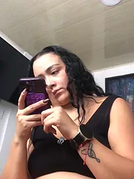 Abigail Cowen online show from 17, 12, 2025