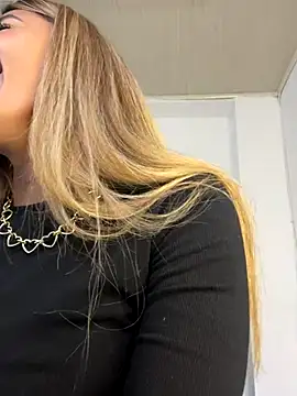 ZoeJohnsoon online show from 20, 12, 2025