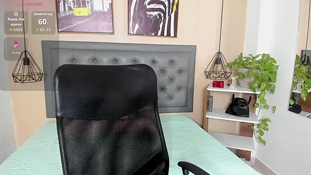 Snapshot of alicee_cooper chatting on 18, 11, 2025 alicee cooper online show from 18, 11, 2025