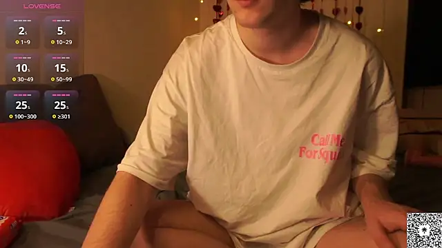 Snapshot of curlyboyy_ chatting on 14, 2, 2025 curlyboyy online show from 14, 2, 2025