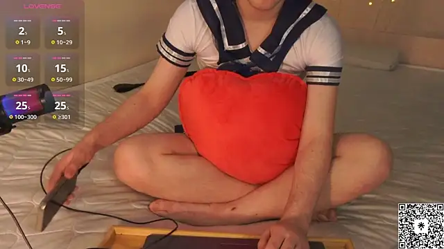 Snapshot of curlyboyy_ chatting on 12, 3, 2025 curlyboyy online show from 12, 3, 2025