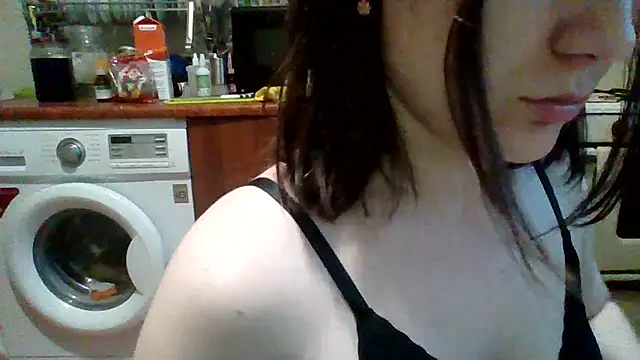 Snapshot of MikaKors chatting on 13, 2, 2025 MikaKors online show from 13, 2, 2025