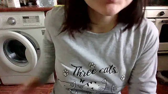 Snapshot of MikaKors chatting on 15, 2, 2025 MikaKors online show from 15, 2, 2025