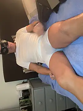 maturemale2024 online show from 5, 2, 2025