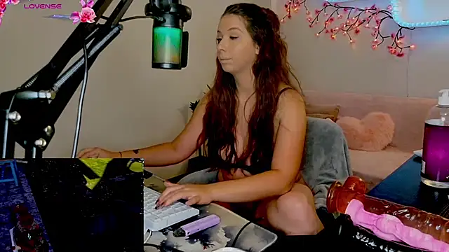 Snapshot of AustrianGirl99 chatting on 26, 7, 2026 AustrianGirl99 online show from 26, 7, 2026