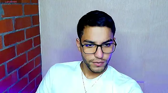 Leandro valenzuela online show from 7, 3, 2025