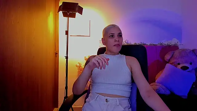 Charlee pink online show from 15, 4, 2026