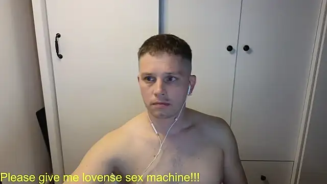 Snapshot of BigL0ve chatting on 17, 5, 2026 BigL0ve online show from 17, 5, 2026