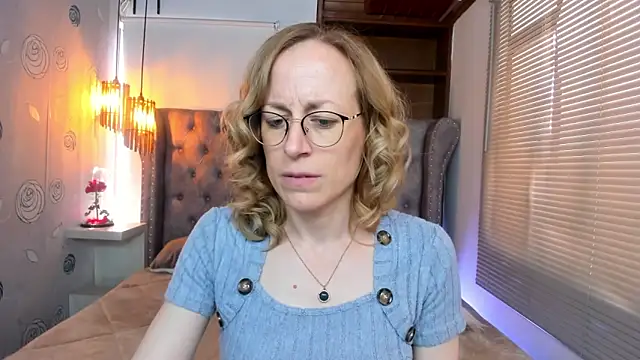 Snapshot of SammySanders chatting on 1, 2, 2025 SammySanders online show from 1, 2, 2025