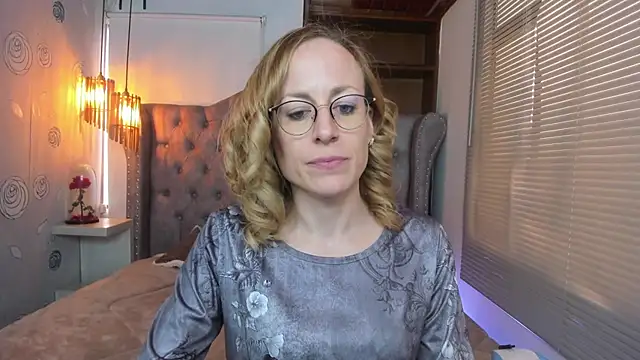 Snapshot of SammySanders chatting on 8, 3, 2025 SammySanders online show from 8, 3, 2025