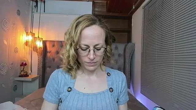 Snapshot of SammySanders chatting on 12, 3, 2025 SammySanders online show from 12, 3, 2025