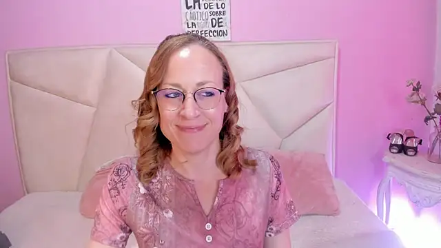 Snapshot of SammySanders chatting on 8, 9, 2025 SammySanders online show from 8, 9, 2025