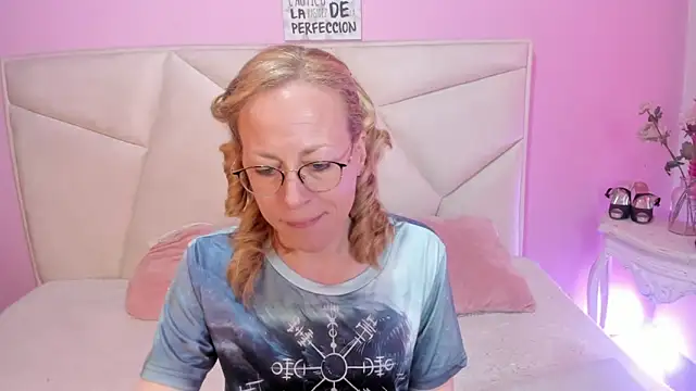 Snapshot of SammySanders chatting on 18, 9, 2025 SammySanders online show from 18, 9, 2025