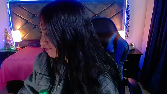 Snapshot of Julietacollins06 chatting on 18, 12, 2025 Julietacollins06 online show from 18, 12, 2025