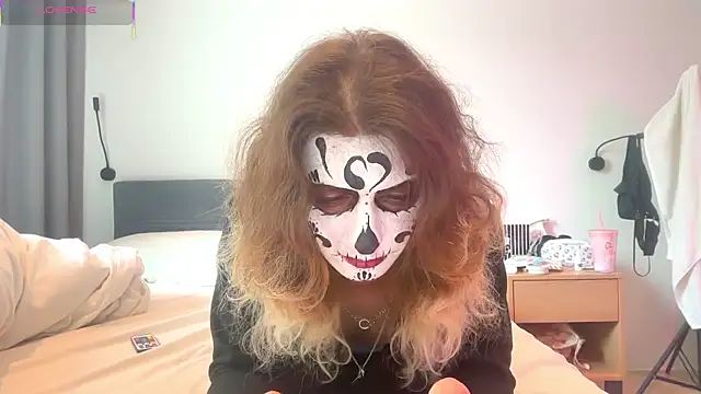 Alice Pinkhead online show from 31, 10, 2025