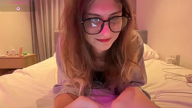 Snapshot of Alice_Pinkhead chatting on 14, 7, 2026 Alice Pinkhead online show from 14, 7, 2026