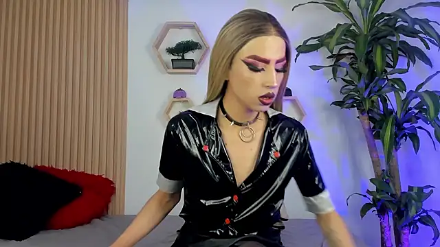 Snapshot of BrianaSchafer chatting on 4, 11, 2025 BrianaSchafer online show from 4, 11, 2025