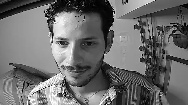 Snapshot of Nicholasrodrii chatting on 25, 6, 2026 Nicholasrodrii online show from 25, 6, 2026