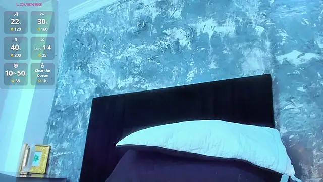 Snapshot of brianaGuzman chatting on 5, 2, 2025 brianaGuzman online show from 5, 2, 2025