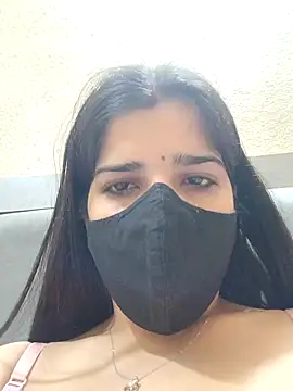 Snapshot of aaliya_bhattt chatting on 2, 3, 2025 aaliya bhattt online show from 2, 3, 2025