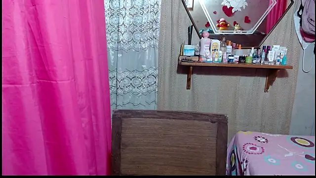 Snapshot of Lunawillis chatting on 6, 3, 2026 Lunawillis online show from 6, 3, 2026
