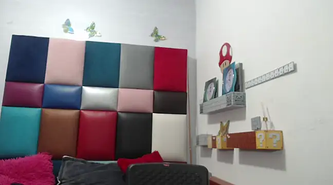 lily jamesx online show from 7, 3, 2025