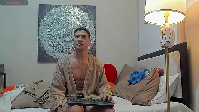 Snapshot of nakedfoam1 chatting on 8, 11, 2025 nakedfoam1 online show from 8, 11, 2025