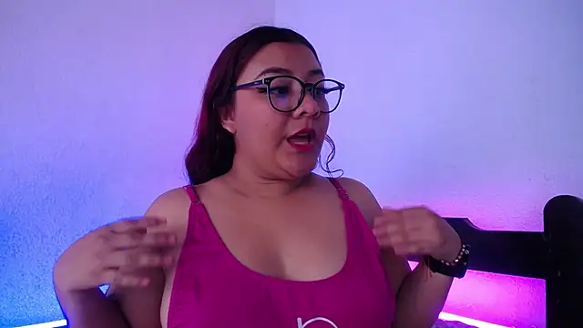 Snapshot of MeghanBurn chatting on 26, 5, 2026 MeghanBurn online show from 26, 5, 2026