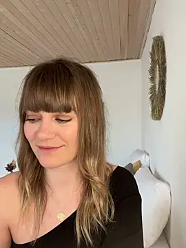 Snapshot of Milla__one chatting on 29, 1, 2025 Milla  one online show from 29, 1, 2025