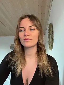 Snapshot of Milla__one chatting on 17, 2, 2025 Milla  one online show from 17, 2, 2025