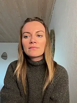 Snapshot of Milla__one chatting on 4, 3, 2025 Milla  one online show from 4, 3, 2025