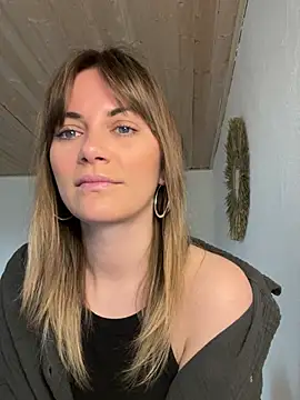 Snapshot of Milla__one chatting on 11, 3, 2025 Milla  one online show from 11, 3, 2025