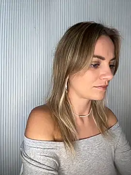 Snapshot of Milla__one chatting on 12, 9, 2025 Milla  one online show from 12, 9, 2025