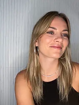 Snapshot of Milla__one chatting on 15, 9, 2025 Milla  one online show from 15, 9, 2025