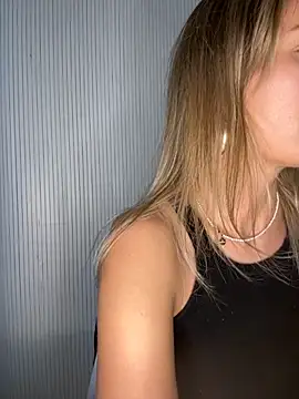 Snapshot of Milla__one chatting on 17, 9, 2025 Milla  one online show from 17, 9, 2025