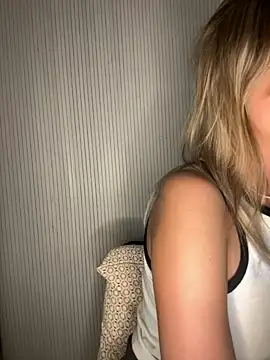 Snapshot of Milla__one chatting on 19, 9, 2025 Milla  one online show from 19, 9, 2025