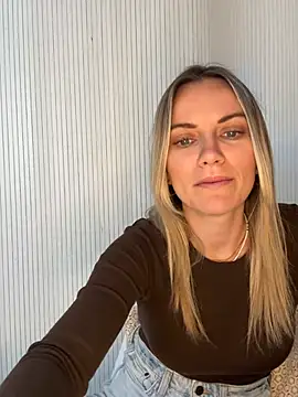 Snapshot of Milla__one chatting on 20, 4, 2026 Milla one online show from 20, 4, 2026