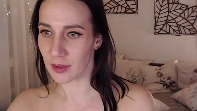 pepper milf online show from 10, 2, 2025