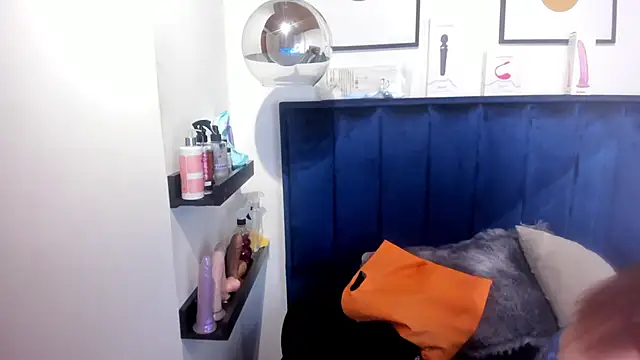 Alaia Cute online show from 10, 4, 2026