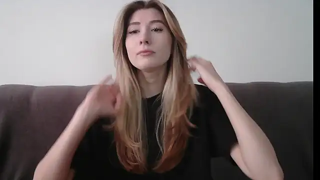 ErikaShyy online show from 6, 2, 2025