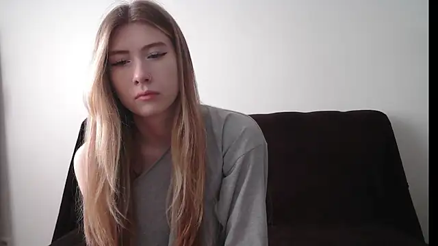 ErikaShyy online show from 23, 9, 2025