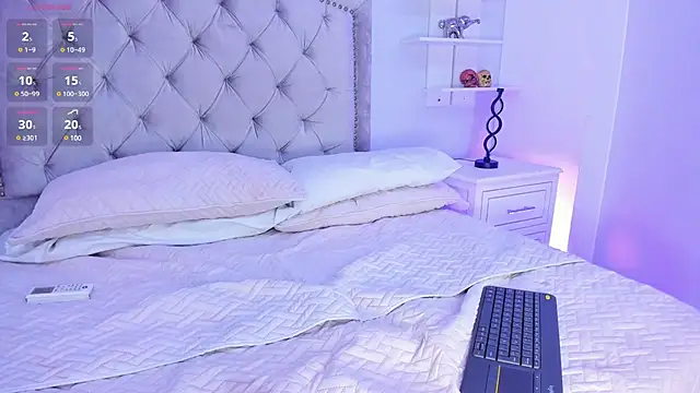 Snapshot of LiaFlowers chatting on 18, 12, 2024 LiaFlowers online show from 18, 12, 2024