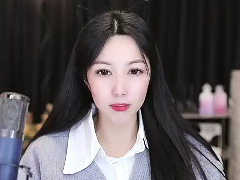 Nuyoah-77 online show from 25, 1, 2025