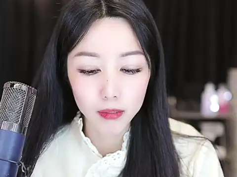 Nuyoah-77 online show from 3, 2, 2025