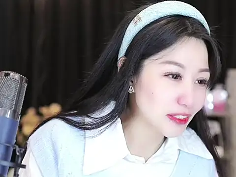 Nuyoah-77 online show from 7, 2, 2025