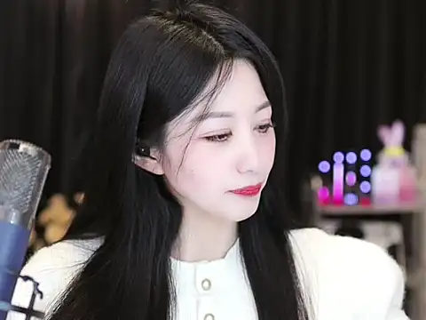 Nuyoah-77 online show from 2, 3, 2025