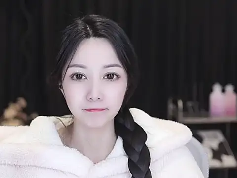 Nuyoah-77 online show from 12, 2, 2026